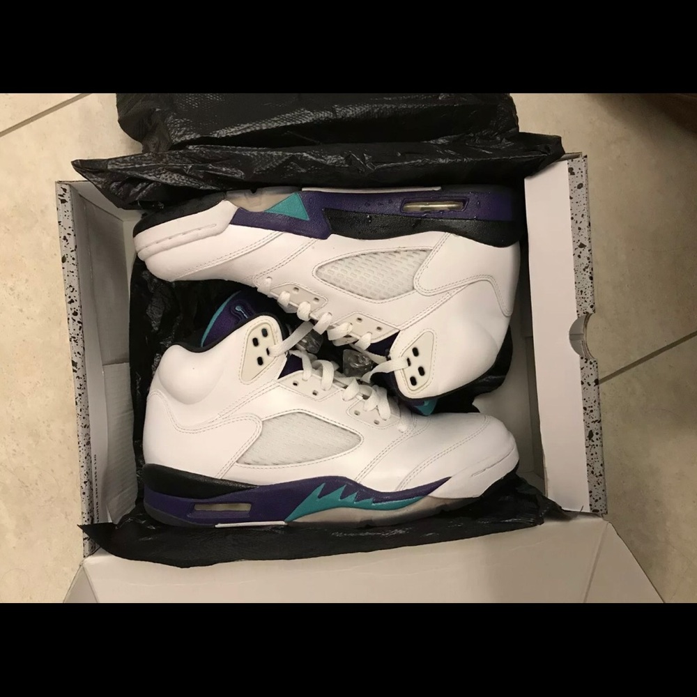 Nike Retro Jordan 5 V Grape Sneakers